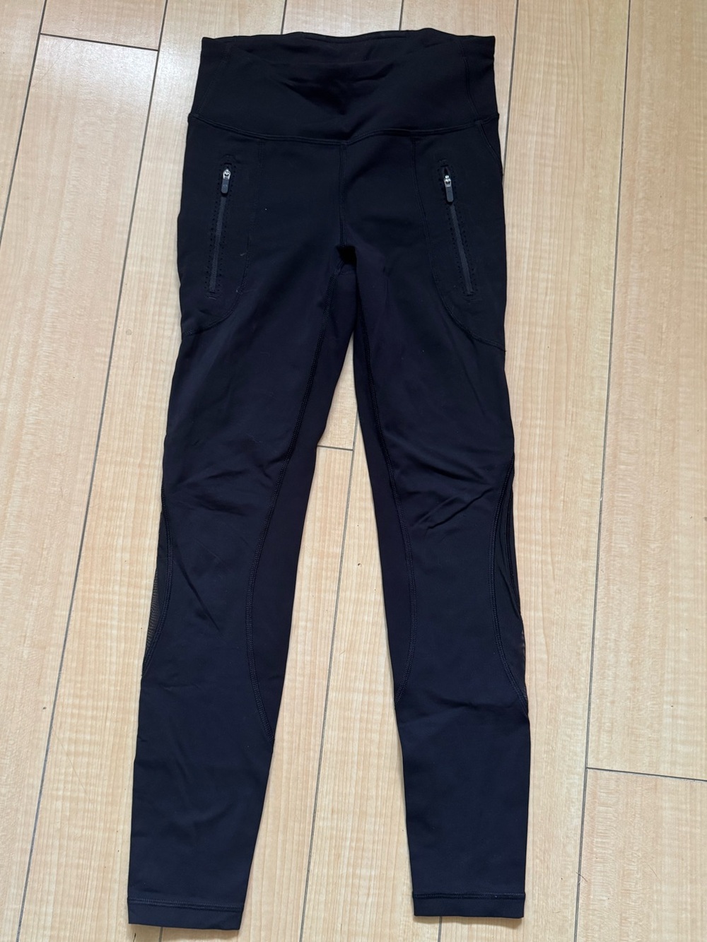 Women’s lululemon Black Athletic Leggings with Zip Pockets